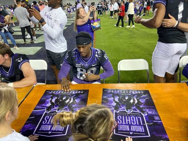 Spring Game, #80, D'Andre Rogers, TE, signing autographs